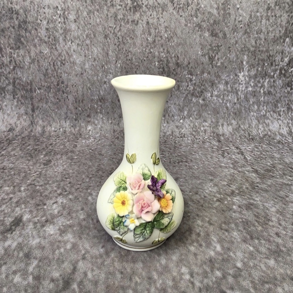 Vintage Lefton Japan Hand-Painted White Bud Vase With Flowers KW1847 READ